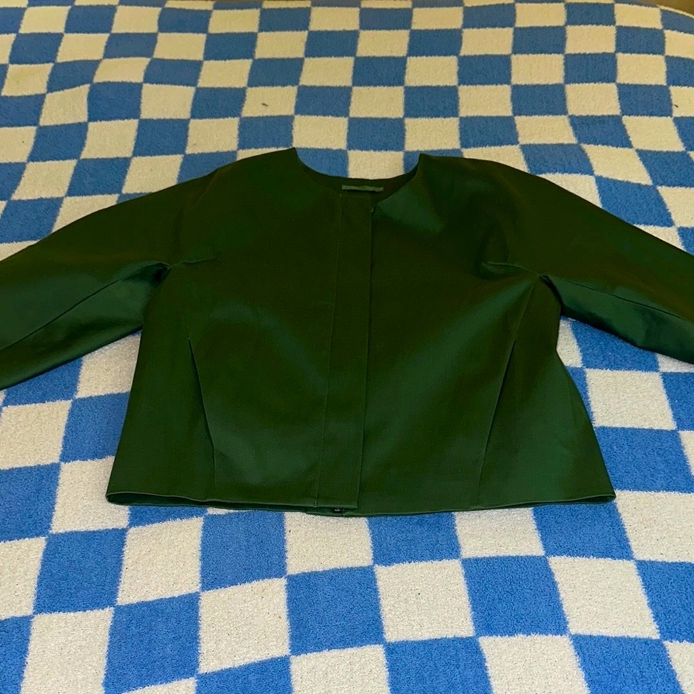 COS Box cut Dark cropped green jacket. Modern and elegant size 8